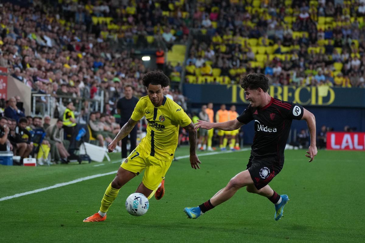 Buchanan ante el Sevilla.