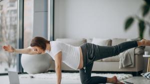 El ejercicio durante el embarazo puede ayudar a mejorar la postura, aliviar molestias lumbares y preparar el cuerpo para el parto