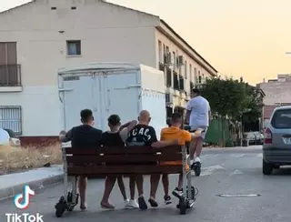 El nuevo 'vehículo' ideado por unos jóvenes en Murcia se hace viral: "Mentes prodigiosas"