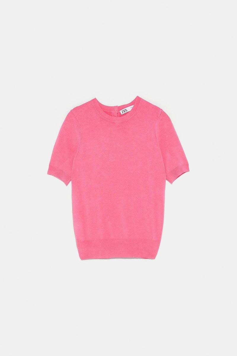 Camiseta de punto fino de Zara. (Precio rebajado: 9,99 euros)