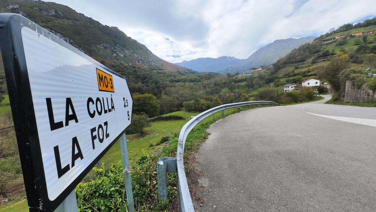 Carretera MO-3 entre Santa Eulalia y La Foz de Morcín.