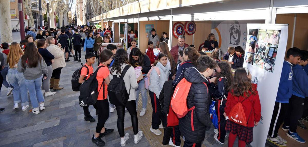 Más de 3.000 personas asisten a la V Feria y Muestra de Cooperativas Escolares de Ucoerm en el paseo Alfonso X de Murcia