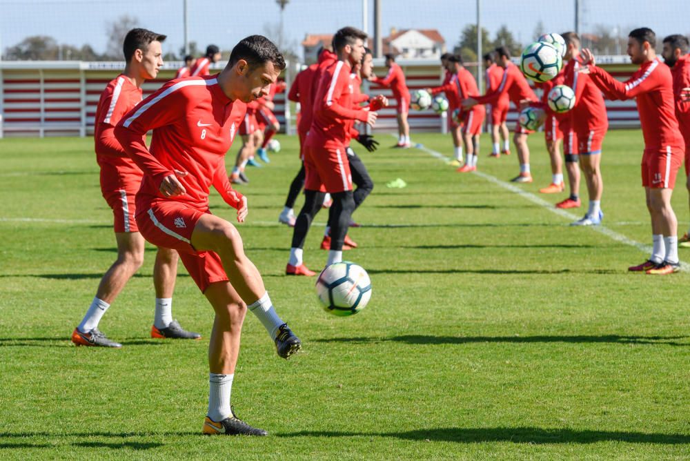 Entrenamiento del Sporting a puerta cerrada