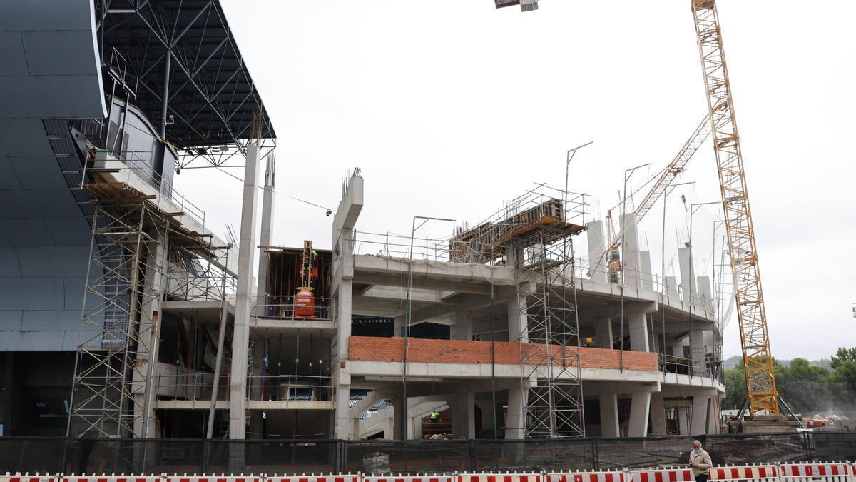 Aspecto de la nueva grada de Gol, con la estructura ya levantada casi en su totalidad.