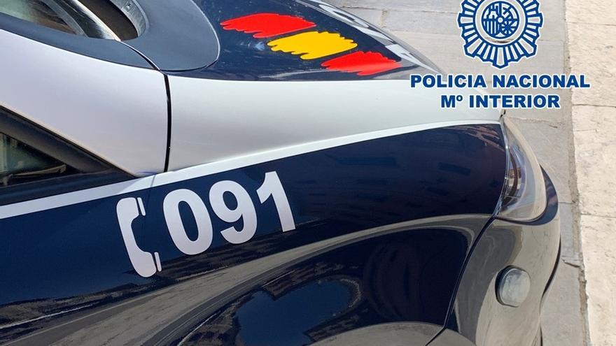 Un hombre agrede hasta dejar inconsciente a una mujer en Palma tras insultar a otra por su sexualidad