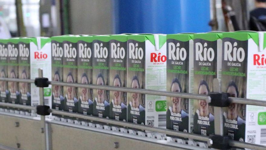 Envases de Leche Río, la más emblemática de Lence. | Cedida
