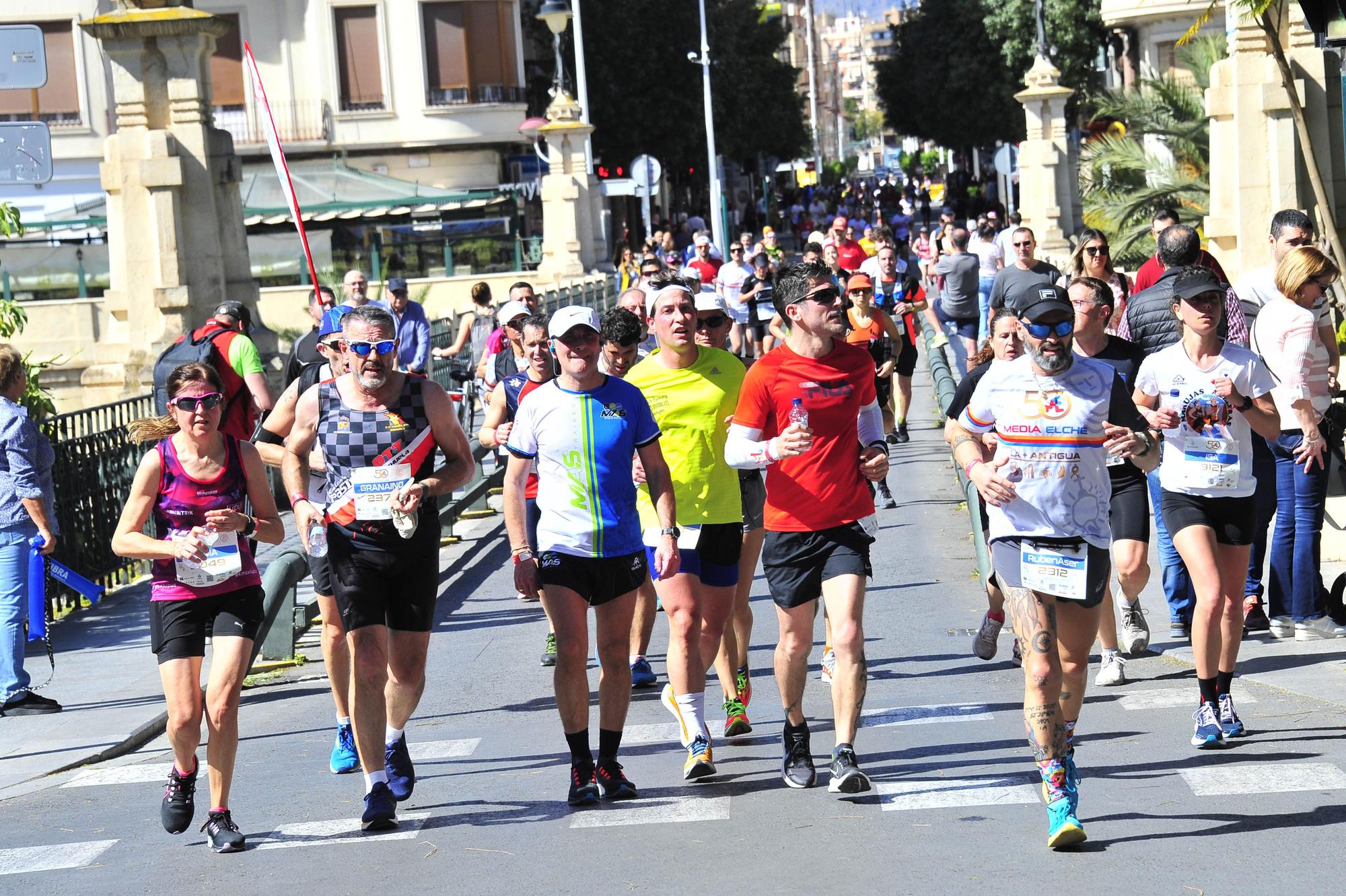 Un Medio Maratón de Elche marcado por el calor