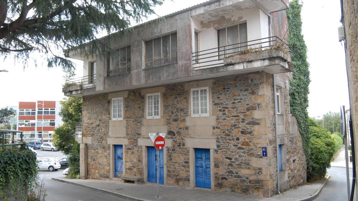 Casa de Taín, junto al antiguo consistorio.