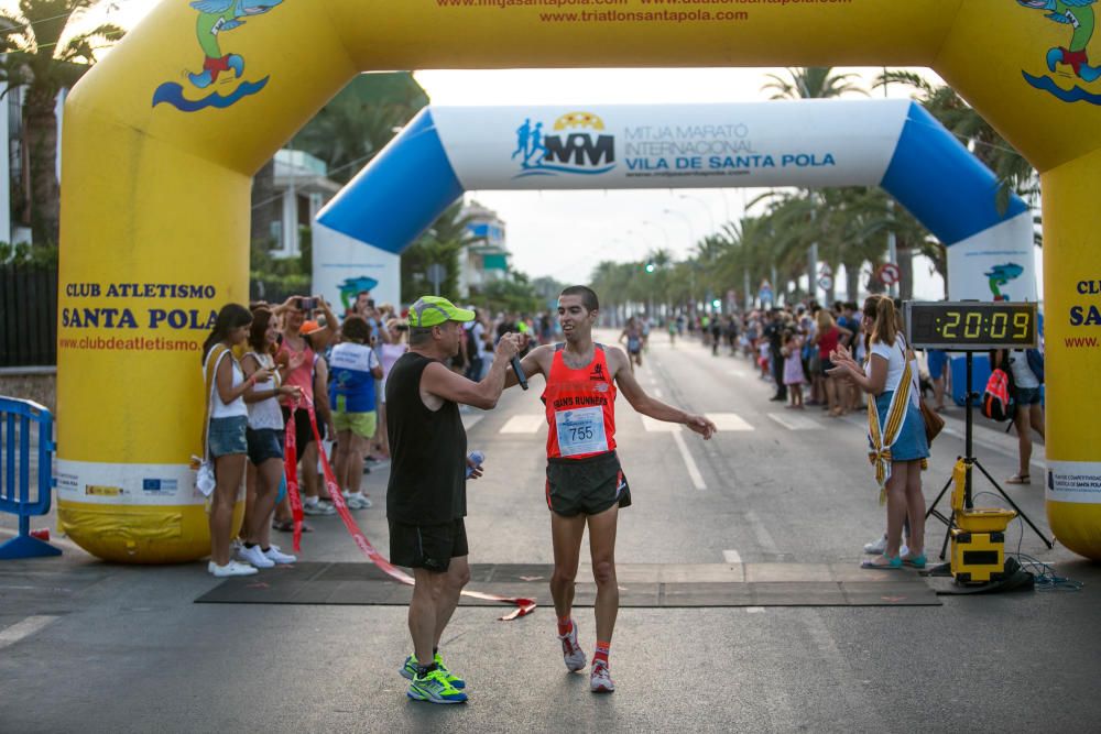 Madrugón festivo y atlético en Santa Pola