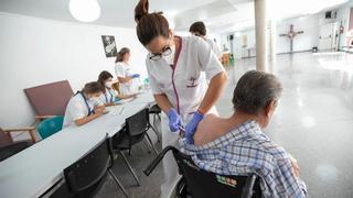 Sanidad abre la vacunación de la cuarta dosis a toda la población: ¿Quién debe vacunarse?