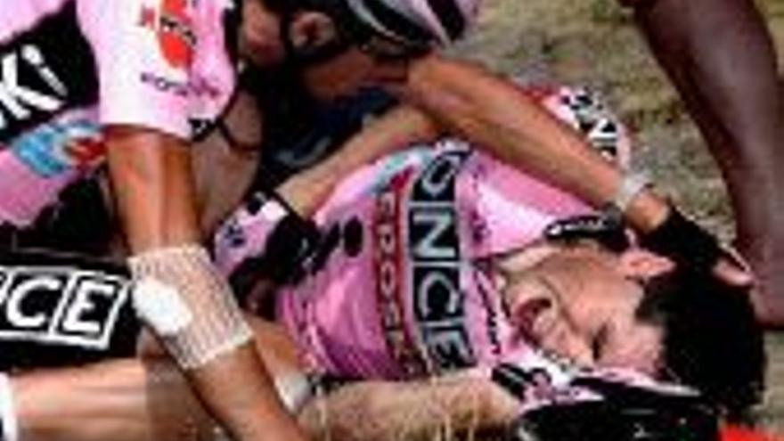 Caída fatal de Beloki, que abandona el Tour con múltiples fracturas