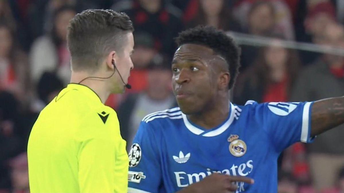 El Benfica-Real Madrid, detenido por insultos racistas a Vinicius