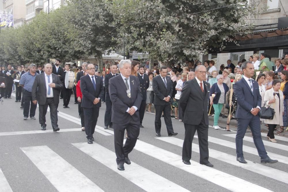 Un Cristo entre el fervor de la multitud. // Santos Álvarez