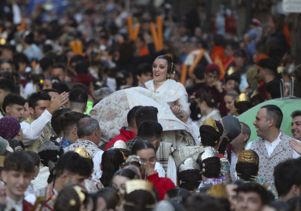 Emoción y nervios en la entrega de premios a las fallas de Sagunt