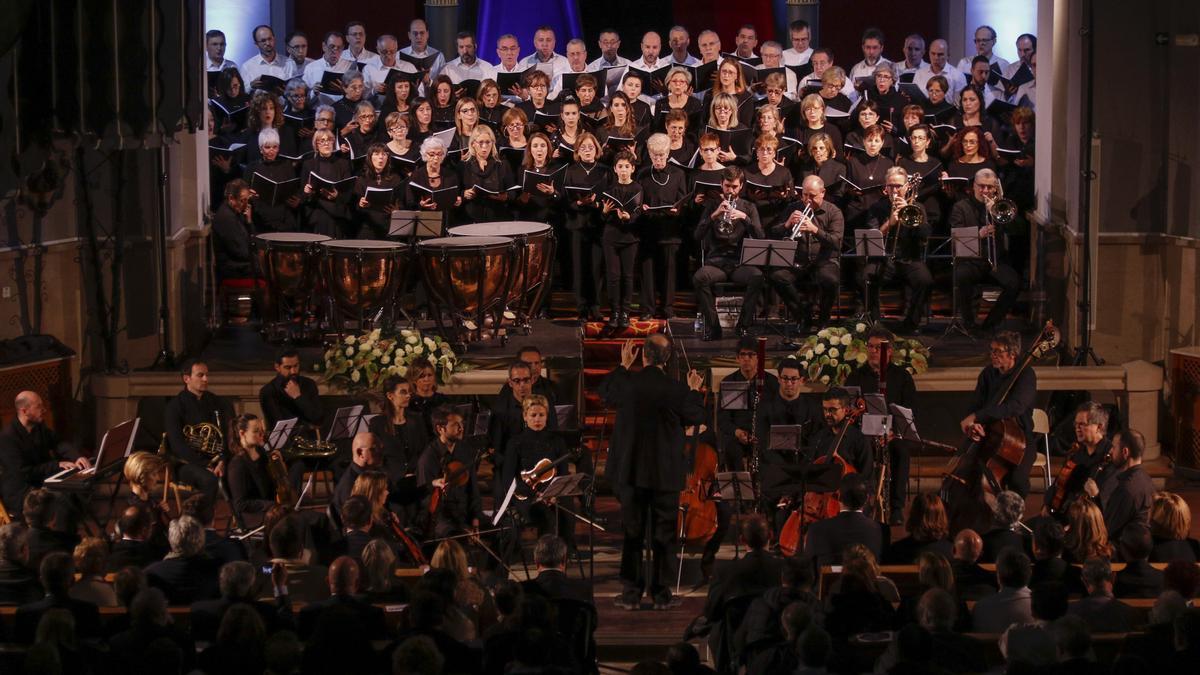 Una actuación de los coros en el templo zamorano de María Auxiladora