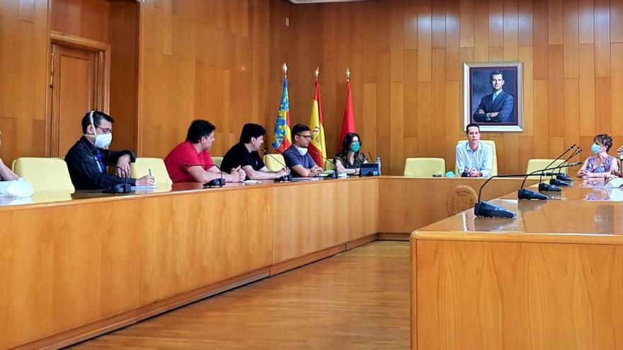 La reunión del alcalde y la edil de Comercio con los comerciantes de la calle Jaime Balmes