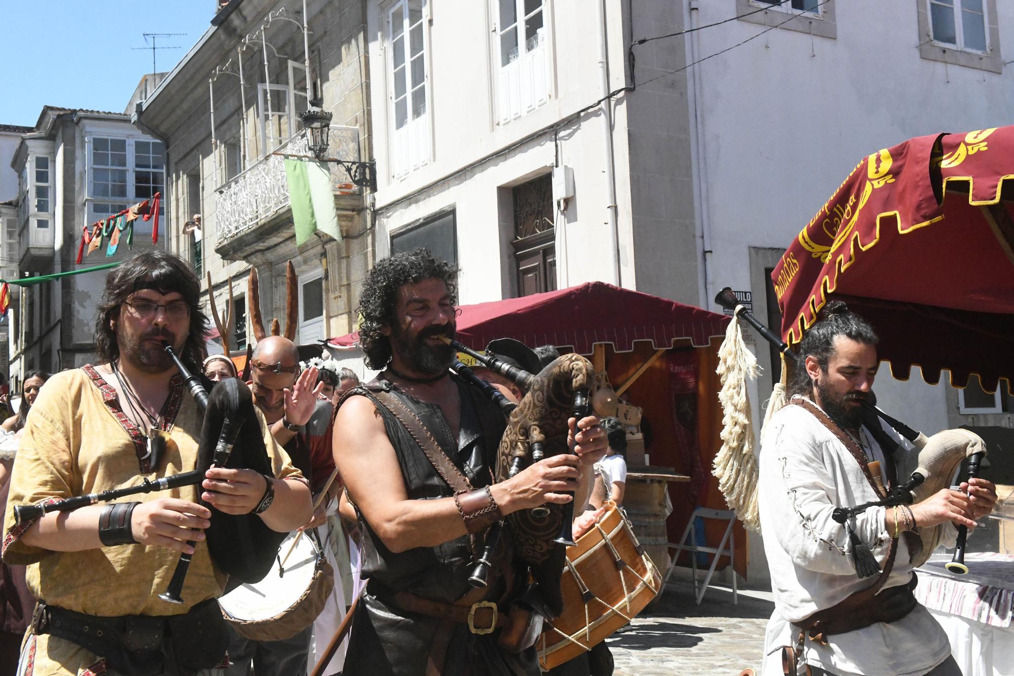 Betanzos cierra su Feira Franca Medieval con la expulsión de los leprosos