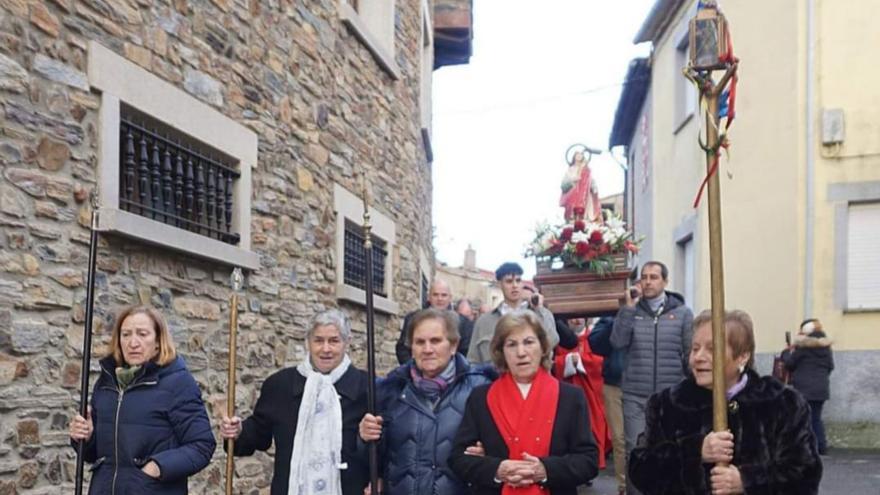 Honores a los Santos Coloraos en la Raya zamorana