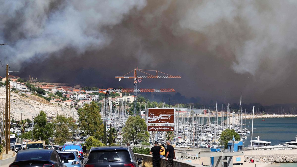 Marsella, la segunda ciudad de Francia, asediada por un violento incendio forestal