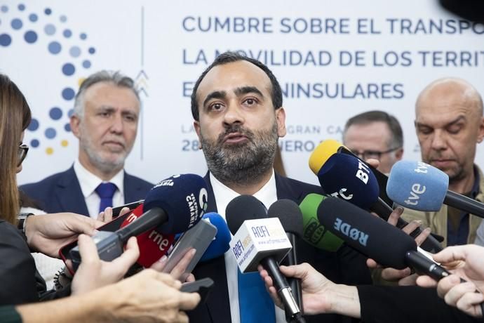 28.01.20. Las Palmas de  Gran Canaria. Cumbre sobre el transporte y la movilidad de los territorios extrapeninsulares. Presidencia del Gobierno de Canarias. Foto Quique Curbelo