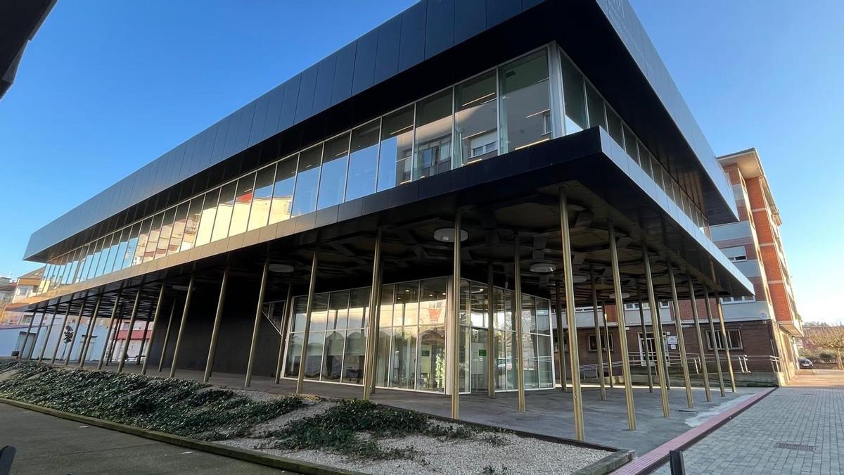 Citas a ciegas en torno a los libros, más horas para el estudio y cuentos en vivo en las bibliotecas de Castrillón