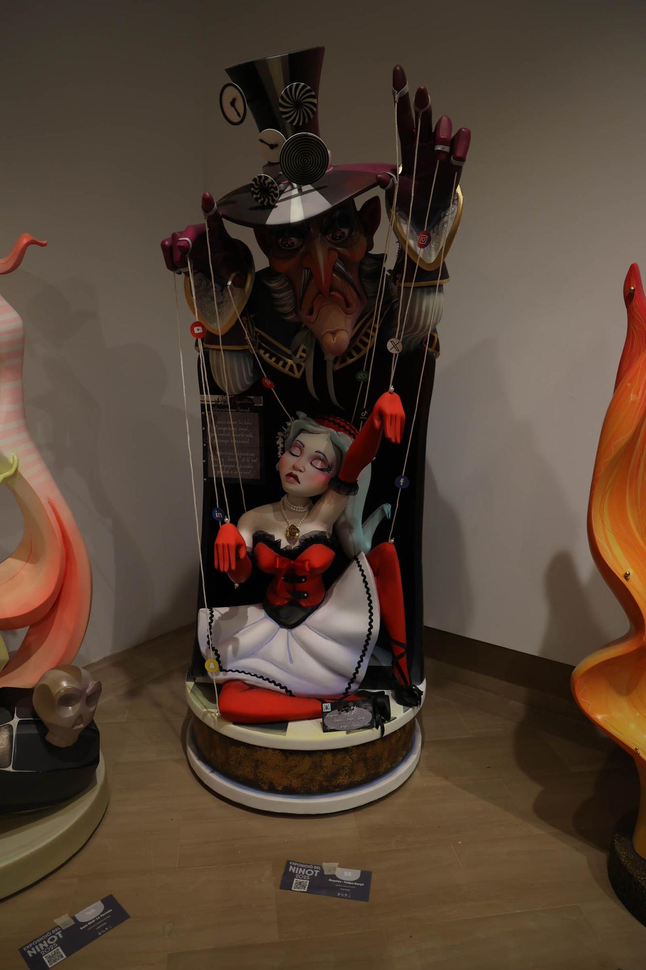 Exposición del Ninot adulto de las hogueras 2025