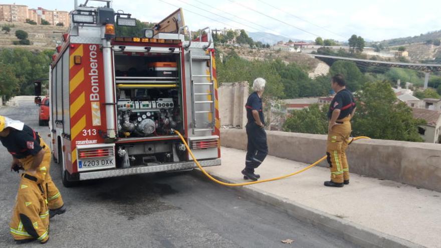 Los bomberos en el lugar de los hechos