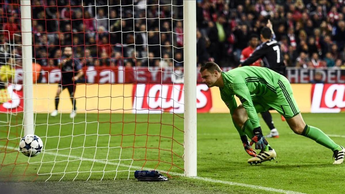 Neuer no pudo hacer nada en el primer gol de Cristiano
