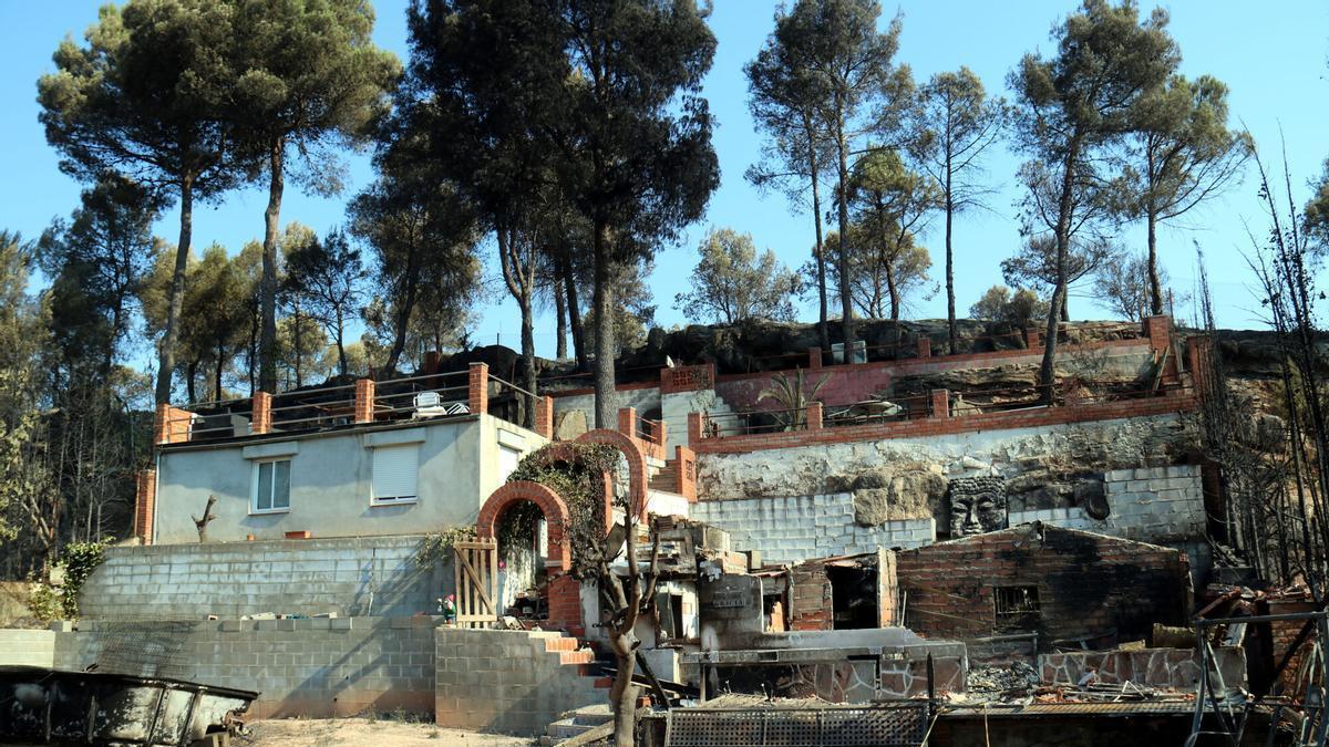 Una de las viviendas más afectadas por el incendio de Anoia