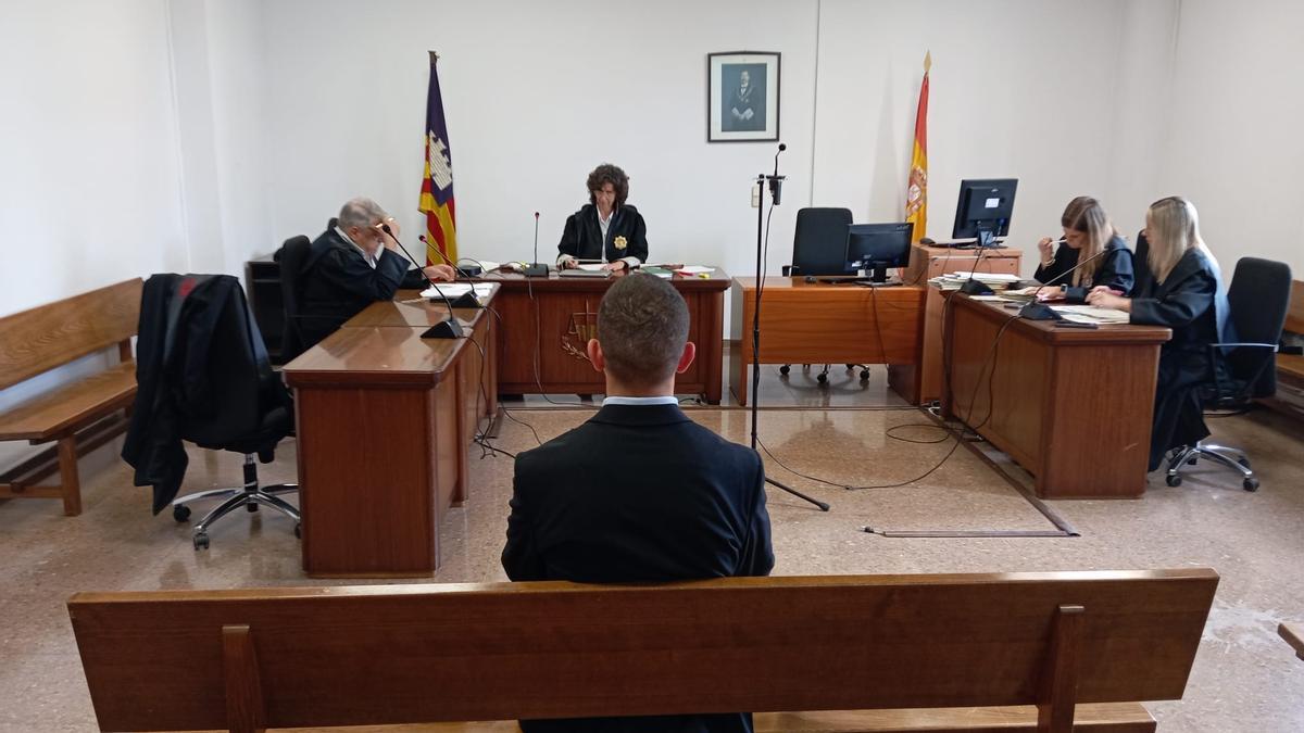 El joven condenado, ayer en el juicio celebrado en Palma.