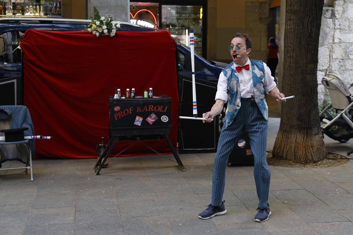 Fotos de les Festes de Primavera, amb espectacles de circ i la trobada de sacaires