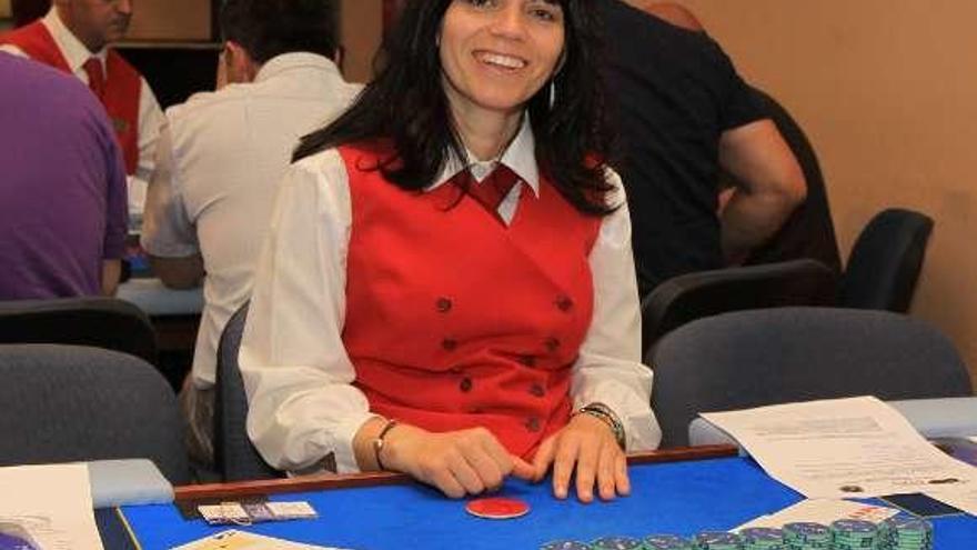 Una de las mujeres que formaron parte de la plantilla del Casino La Toja. // Muñiz