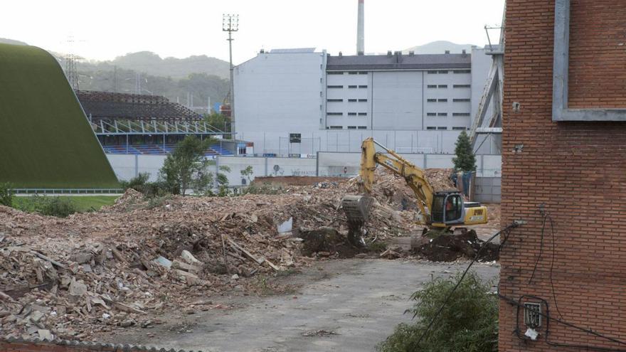 Langreo superará el centenar de edificios en ruina derribados en dos mandatos