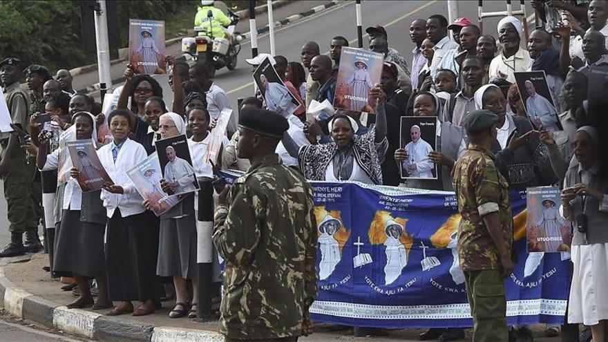 El Papa reclama en Kenia una economía más responsable
