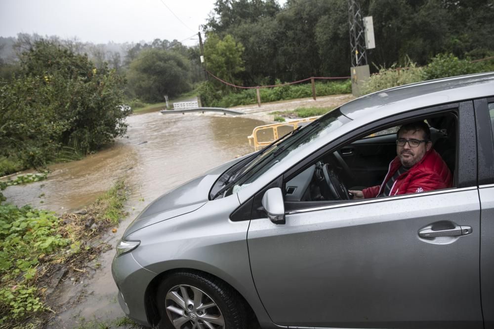 Temporal en Asturias: Las intensas lluvias dejan ríos desbordados y carreteras cortadas en el Oriente