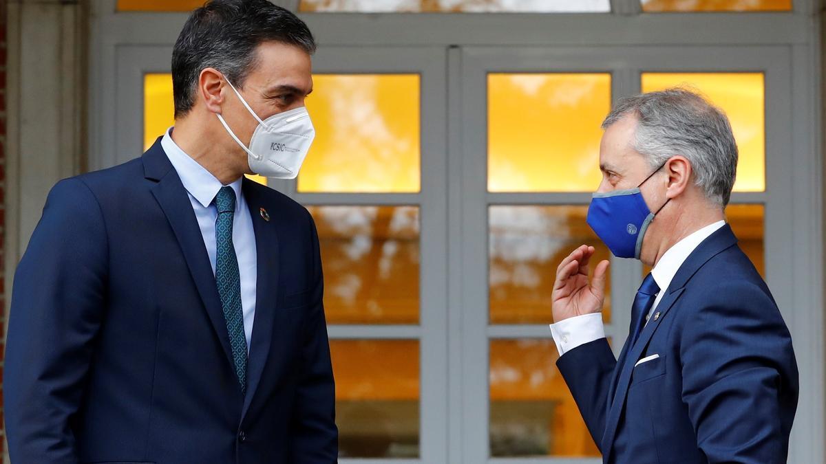 El presidente del Gobierno, Pedro Sánchez, con el lehendakari, Iñigo Urkullu.