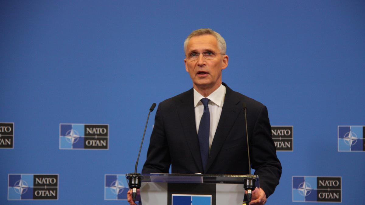 El secretari general de l&#039;OTAN, Jens Stoltenberg, en la roda de premsa posterior a la cimera extraordinària entre els líders de l&#039;OTAN, el G7, i la UE