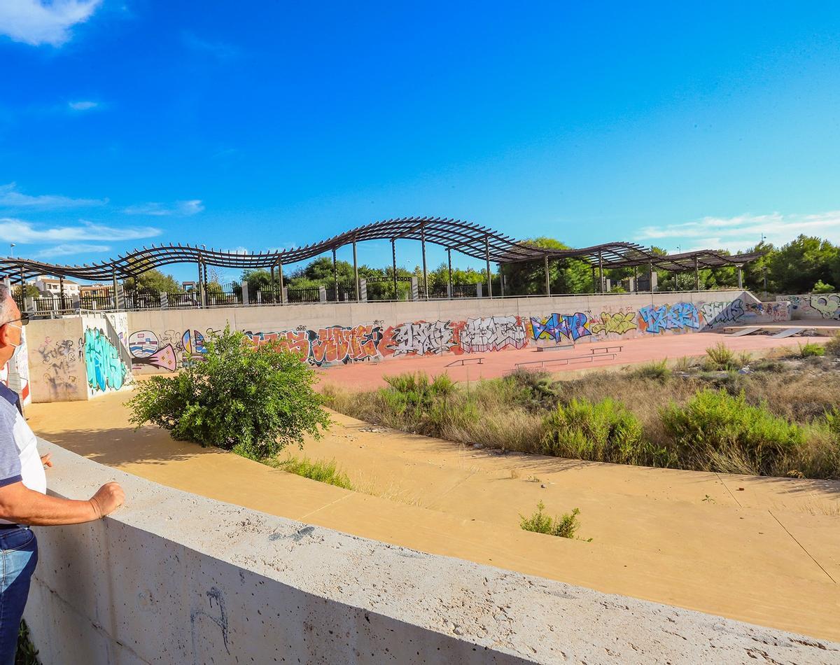 Aspecto de otra de las zonas dotacionales del sector que deberá ser rehabilitada