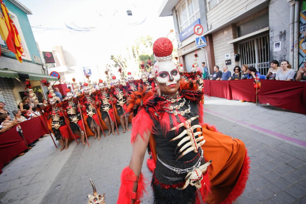 El bando de la media luna ofreció un majestuoso espectáculo en el segundo gran desfile de los Moros y Cristianos de la ciudad