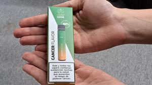 Així és el vapejador amb «gust de càncer» per lluitar contra l’hàbit de fumar entre joves