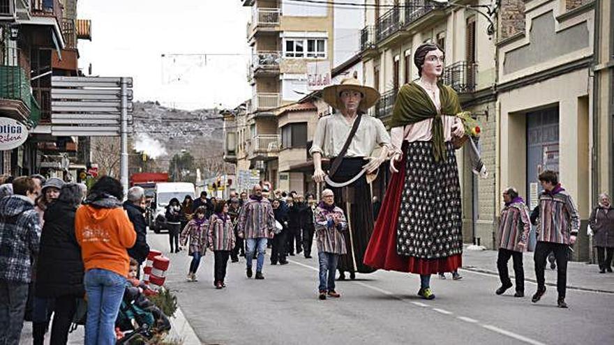 Un moment de la cercavila, ahir al migdia