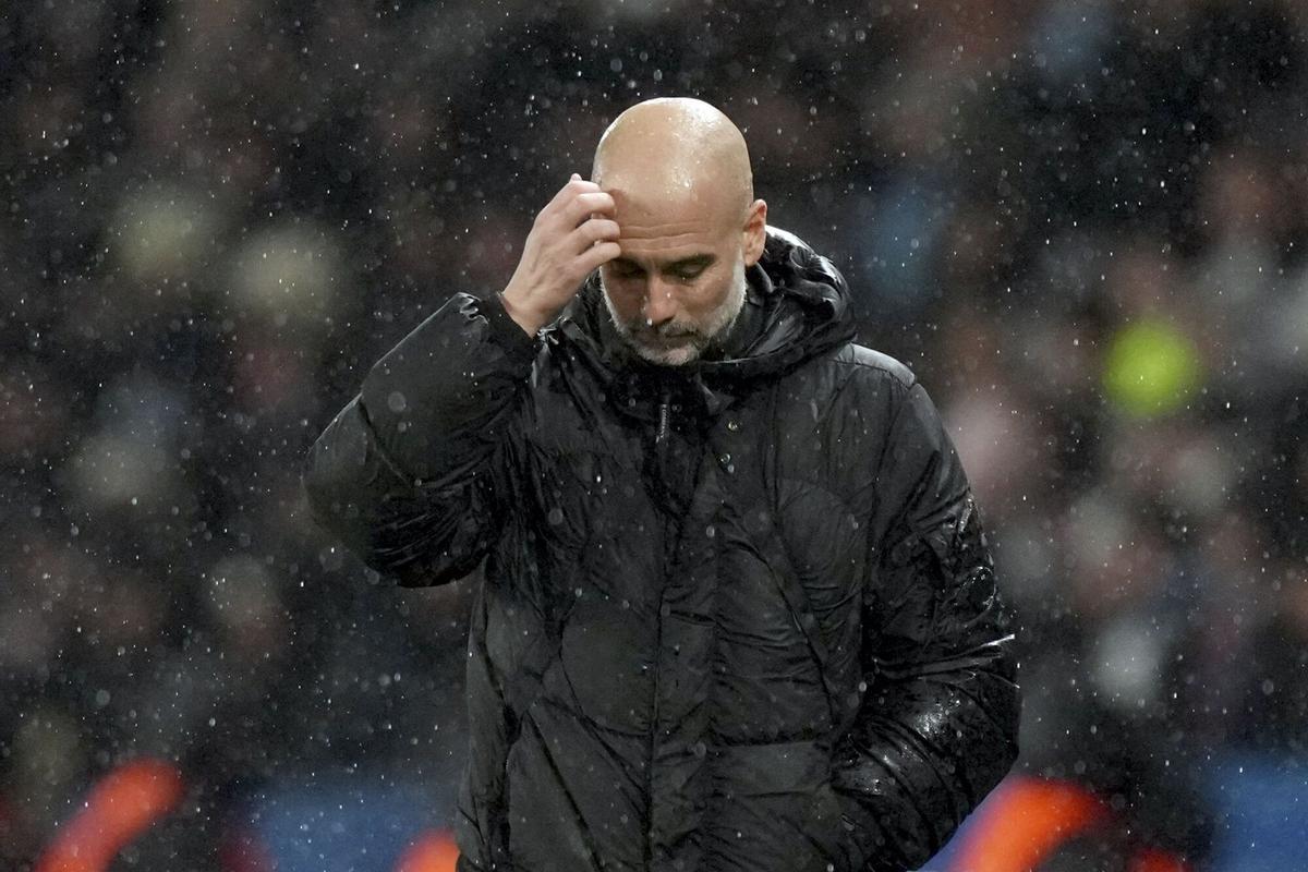 Guardiola, abatido tras la remontada del PSG en la penúltima jornada de la Champions League