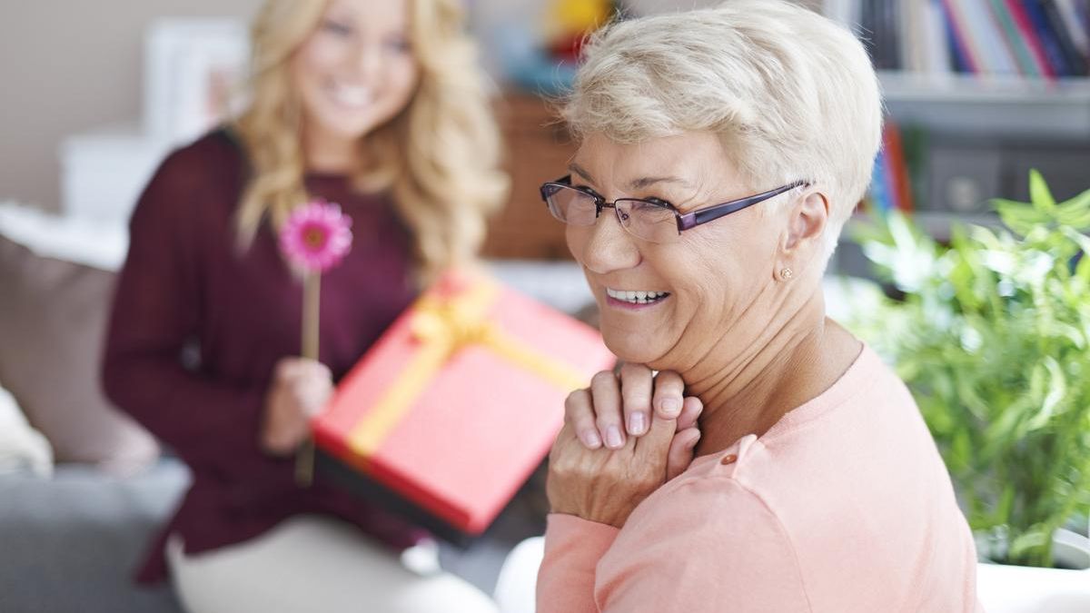 5 ideas de regalos perfectos para mujeres de entre 50 y 60 años difíciles de sorprender, ¡le encantarán!
