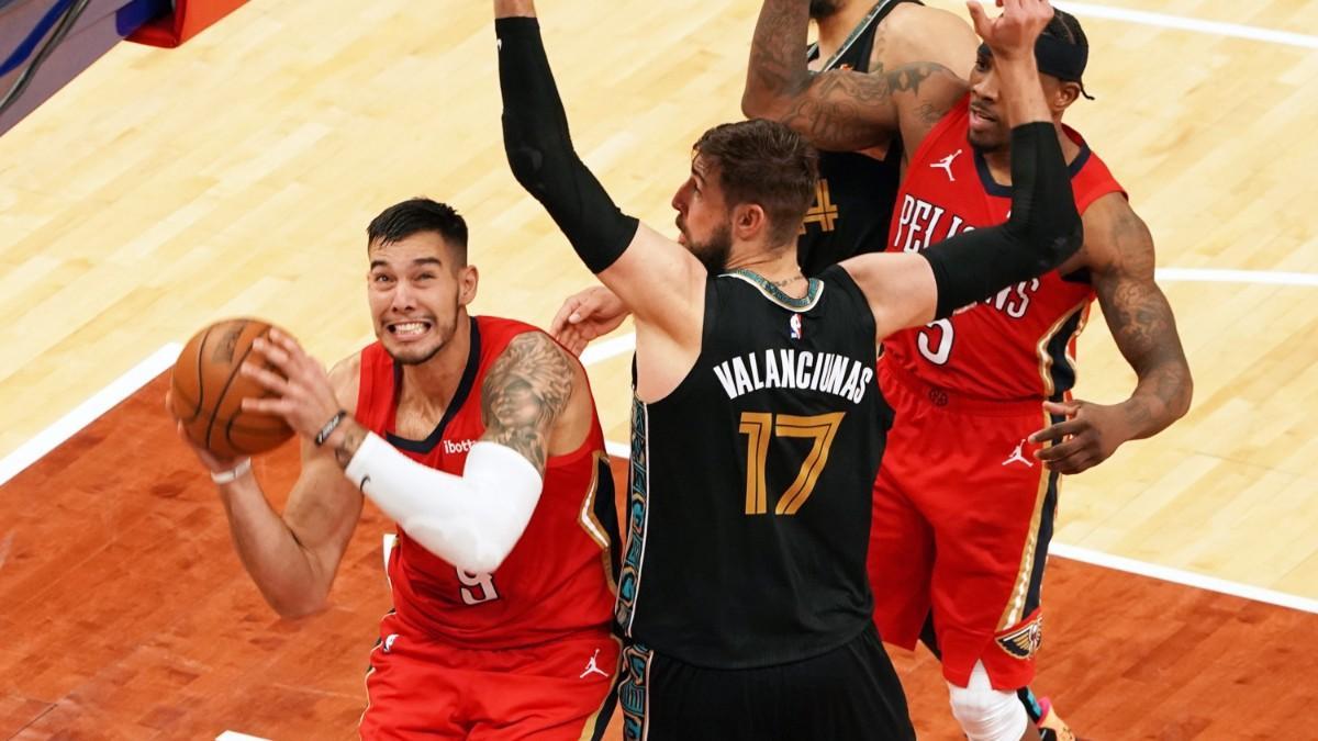 Willy Hernangómez y Jonas Valanciunas fueron compañeros y rivales en la NBA
