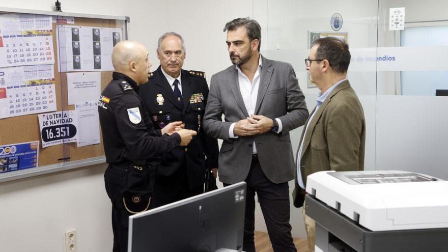 Diego Calvo, en la sede de la Policía Autonómica de Vigo. |  M. G. B.