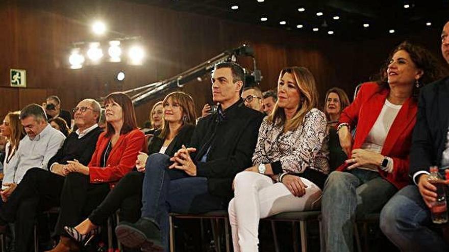 Pedro Sánchez i Susana Díaz van coincidir en un acte per presentar el candidat a Sevilla.