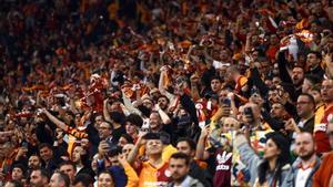 Turquia deté 17 àrbitres per estafes en apostes de futbol