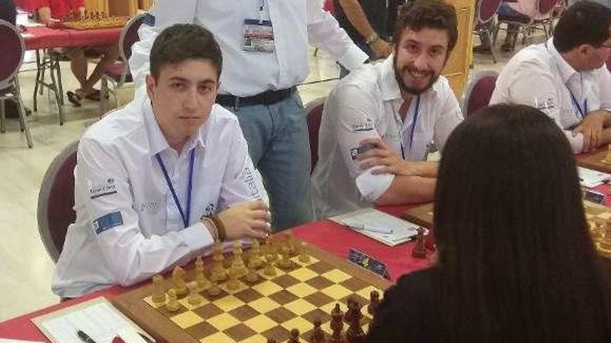 Adrián Gómez, durante una de las partidas de la competición. // FdV