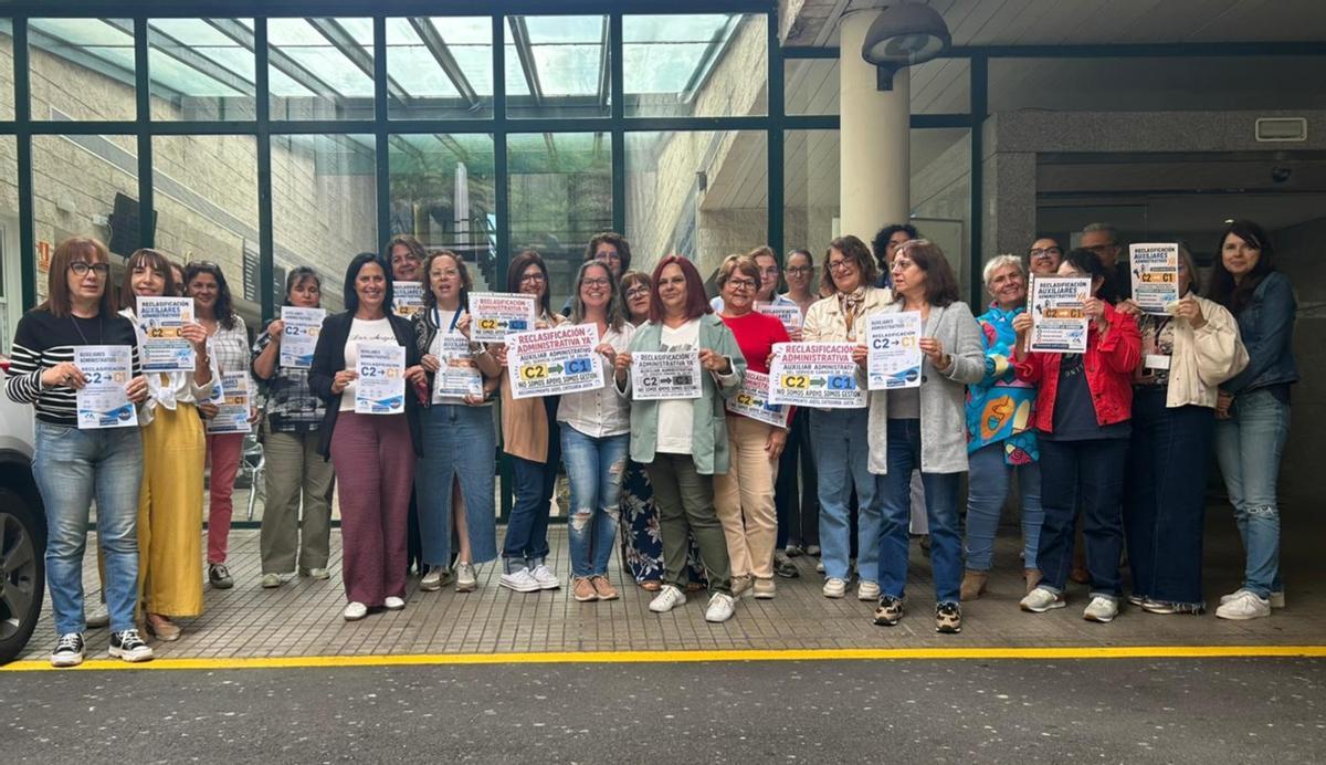 Los Auxiliares Administrativos del Servicio Canario de Salud exigen su reclasificación inmediata al Grupo C1