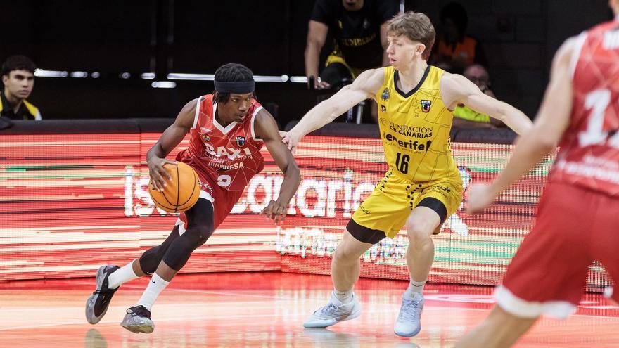 Ise Francisco prova de superar la posició de cos de Dylan Bordón